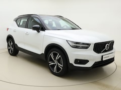 Volvo XC40 - T5 262pk Recharge R-Design / Stoel/- en stuurverwarming / Power seats / Trekhaak / Elektr