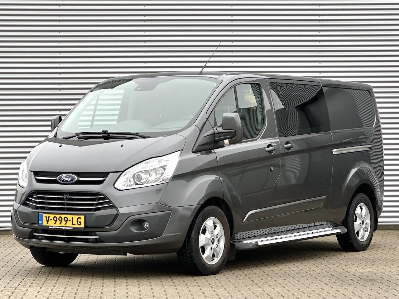 Ford Transit Custom - 2.0 TDCI L2H1 Limited DC Dubbele cabine automaat - AutoWereld.nl
