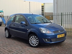 Ford Fiesta - 1.4-16V Futura Airco-distributie+koppeling nieuw