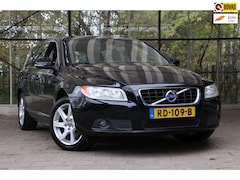 Volvo V70 - 2.4 D5 AWD Momentum / Nieuwe Distributie / Trekhaak / Rijklaarprijs