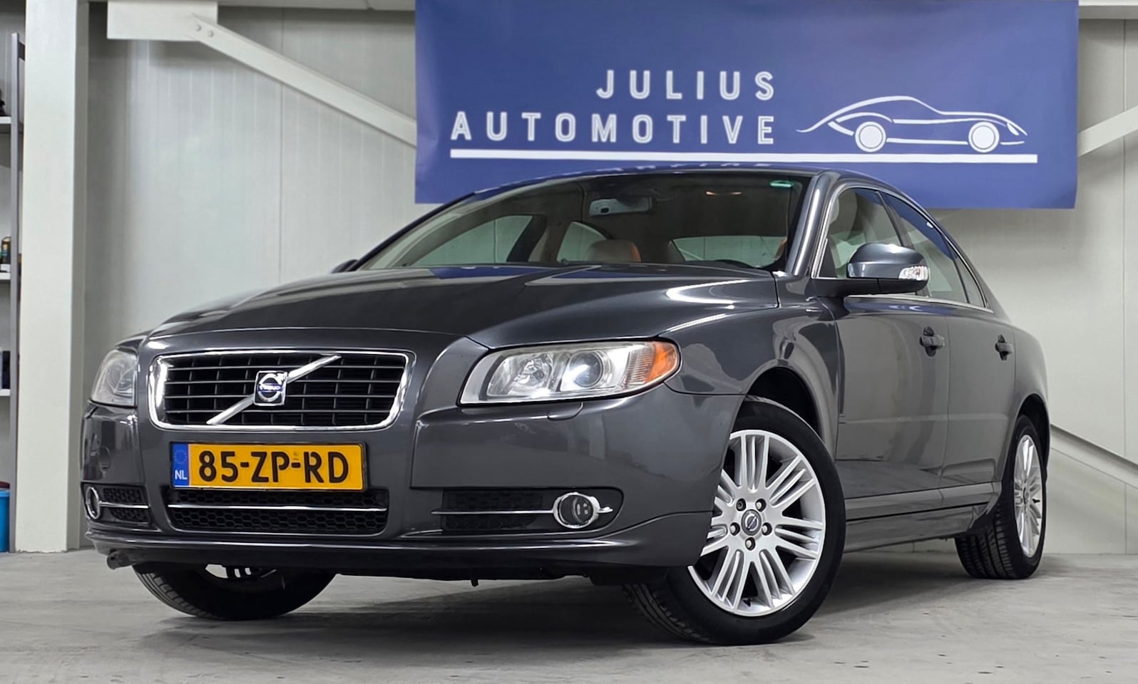 Volvo S80 - 2.4 D5 Volledig Onderhouden Trekhaak nieuwstaat Garantie APK 10-2026! - AutoWereld.nl