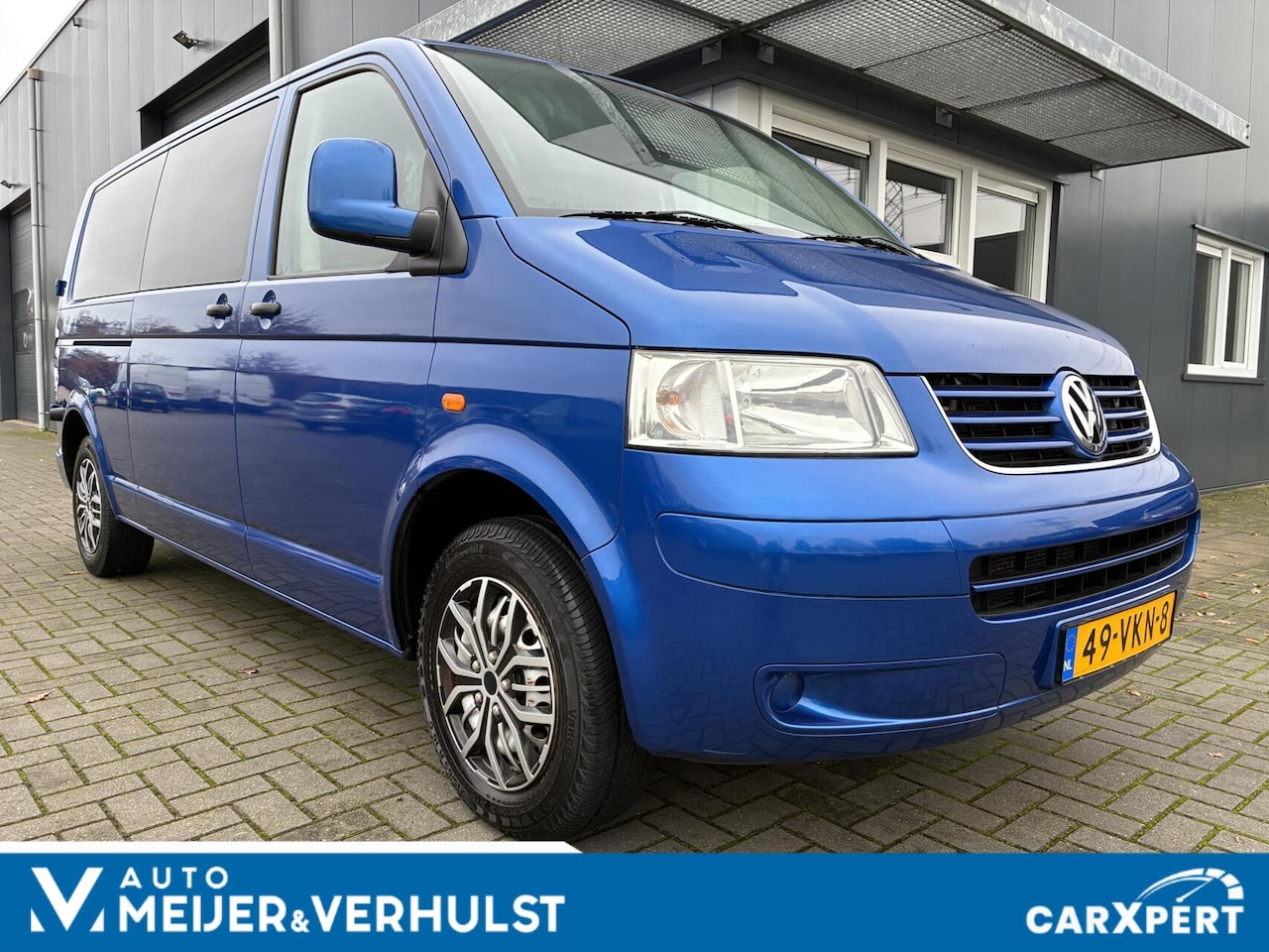 Volkswagen Transporter - 2.5 TDI 340 | L2H1 | LEDER | AIRCO | CRUISE | 60 JAAR EDITIE - AutoWereld.nl