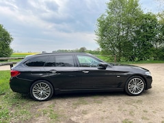 BMW 5-serie Touring - 530i High Executive Dakota Leder, Pano-dak, HUD, Harman Kardon, Trekhaak, verwarmde Comfortstoelen incl. venti