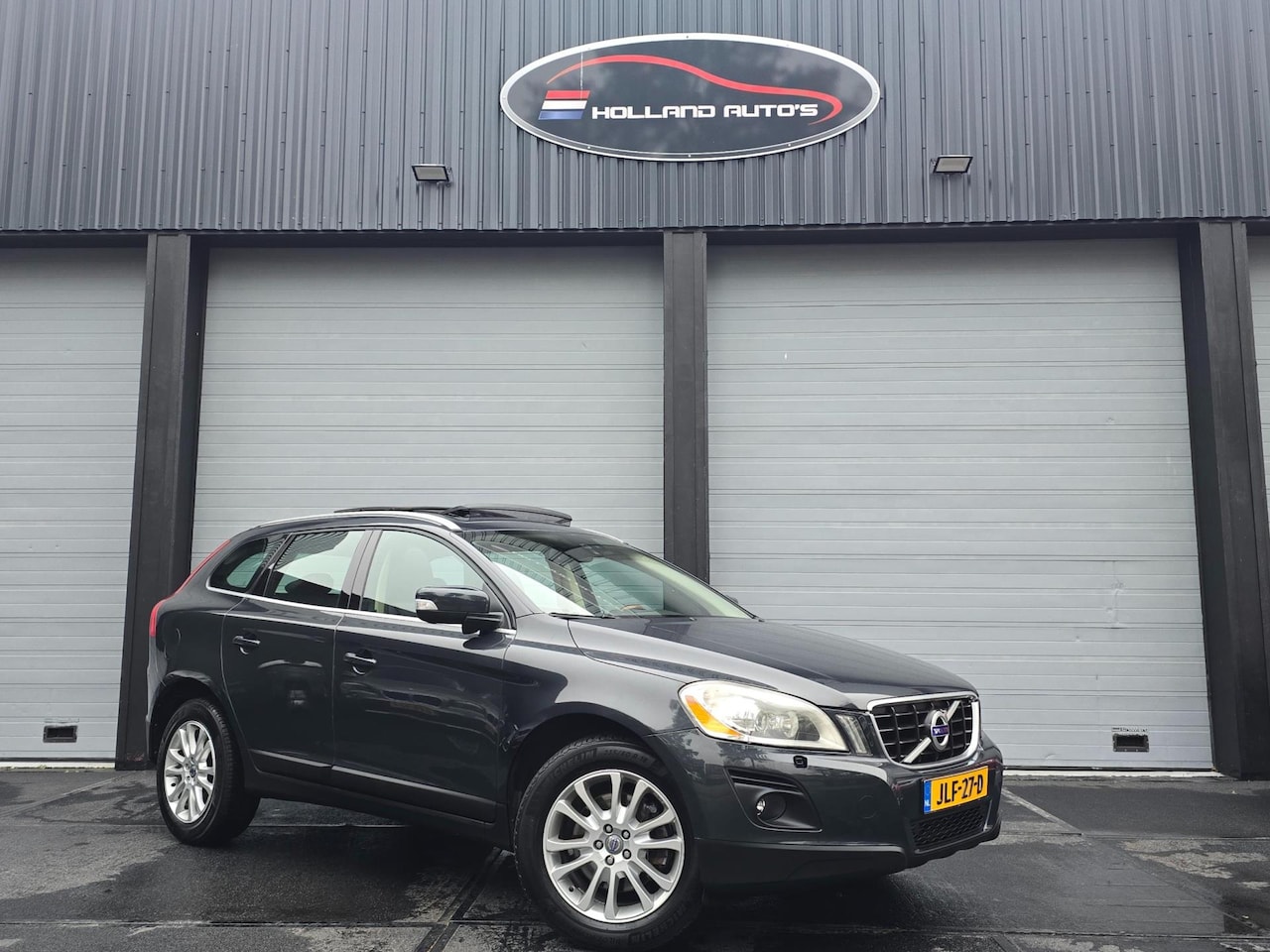 Volvo XC60 - 3.0 T6 AWD YOUNGTIMER, PANO, LEER, NIEUWE APK - AutoWereld.nl