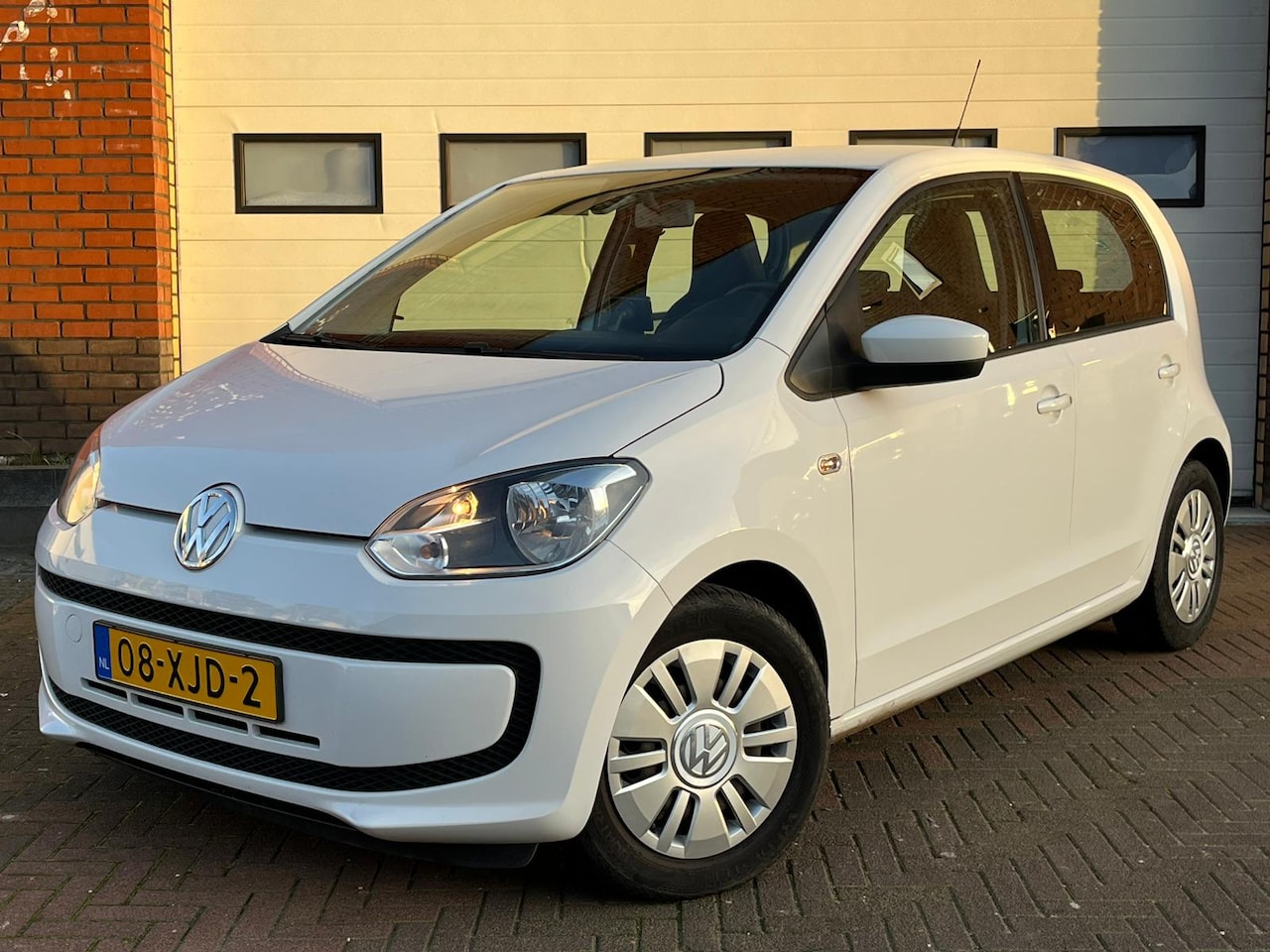 Volkswagen Up! - 1.0 move up! BlueMotion All Seasonbanden | Nieuwe APK | 5 Deurs | NAP - AutoWereld.nl