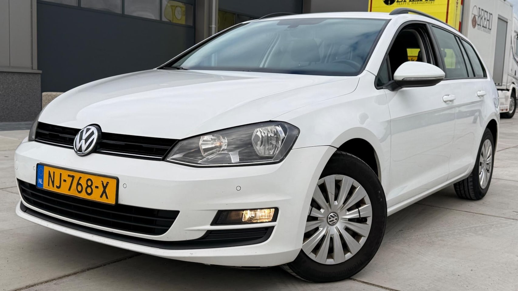 Volkswagen Golf Variant - 1.6 TDI Trendline lage km nieuwe apk trekhaak p.sensoren - AutoWereld.nl
