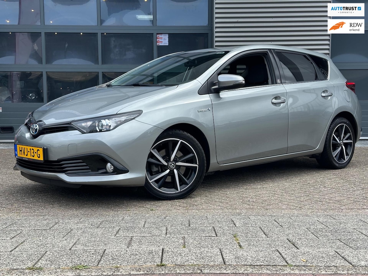 Toyota Auris - 1.8 Hybrid Dynamic | CRUISECR | Camera | Climate | NAP - AutoWereld.nl