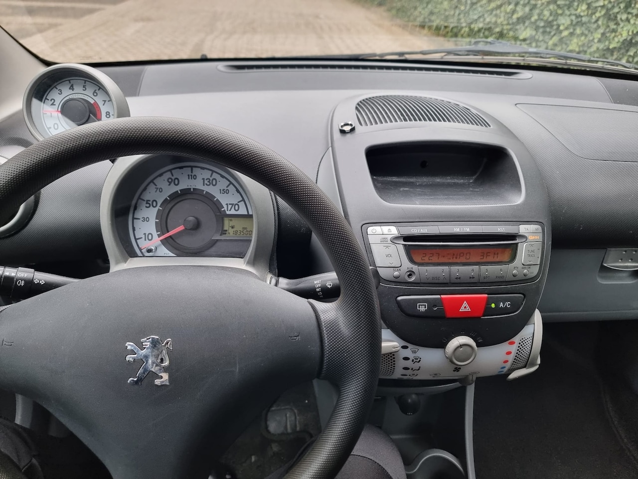 Peugeot 107 - 1.0-12V Sportium