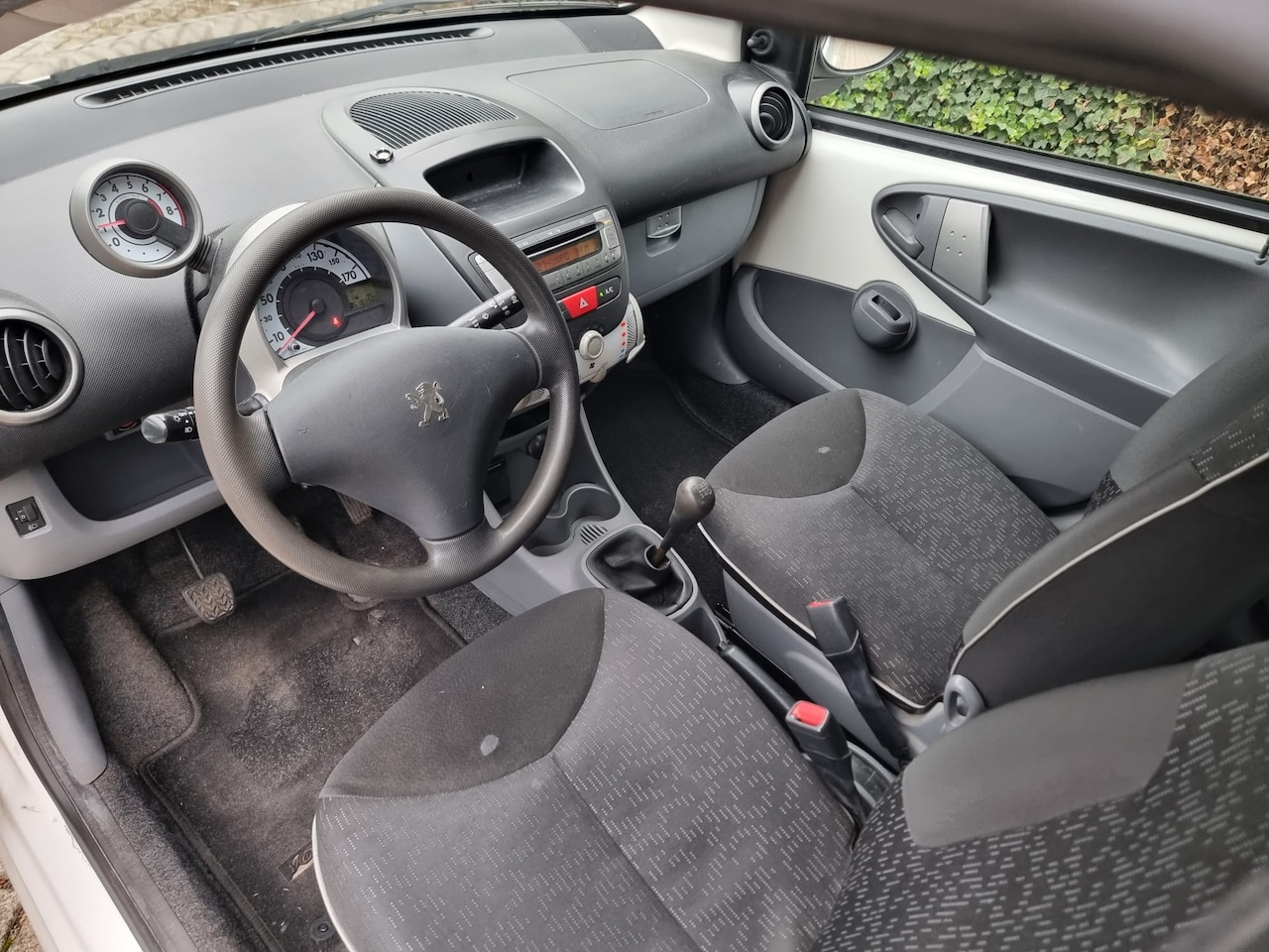 Peugeot 107 - 1.0-12V Sportium