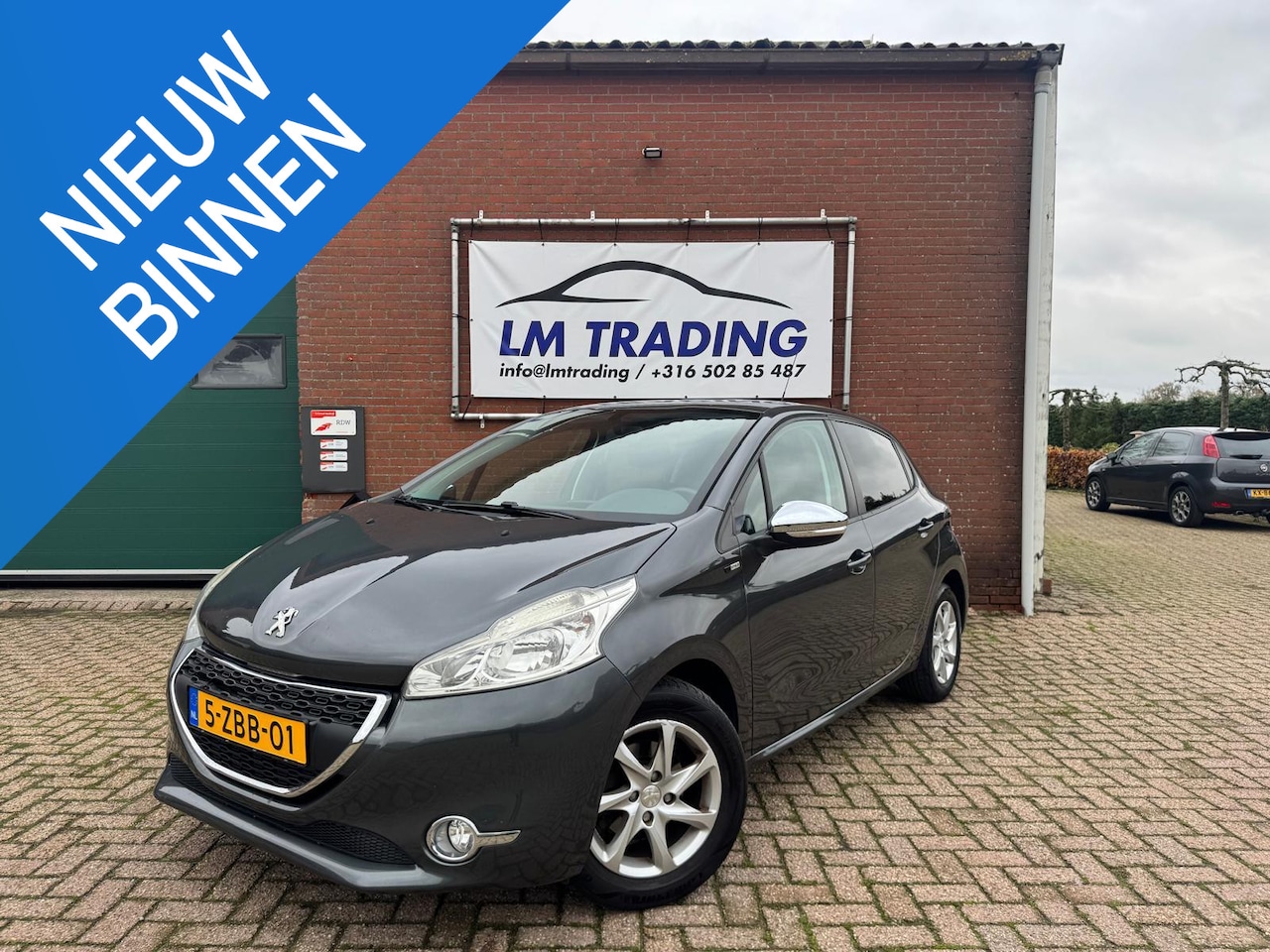 Peugeot 208 - 1.2 VTi Style NIEUWE APK NAVI LMV 5 DEURS NAP! - AutoWereld.nl