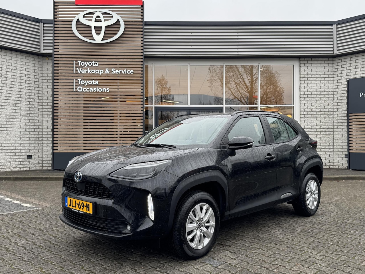 Toyota Yaris Cross - HYBRID 115 DYNAMIC HEAD-UP STOEL/STUURVERW EL-ACHTERKLEP APPLE/ANDROID KEYLESS NAVI - AutoWereld.nl