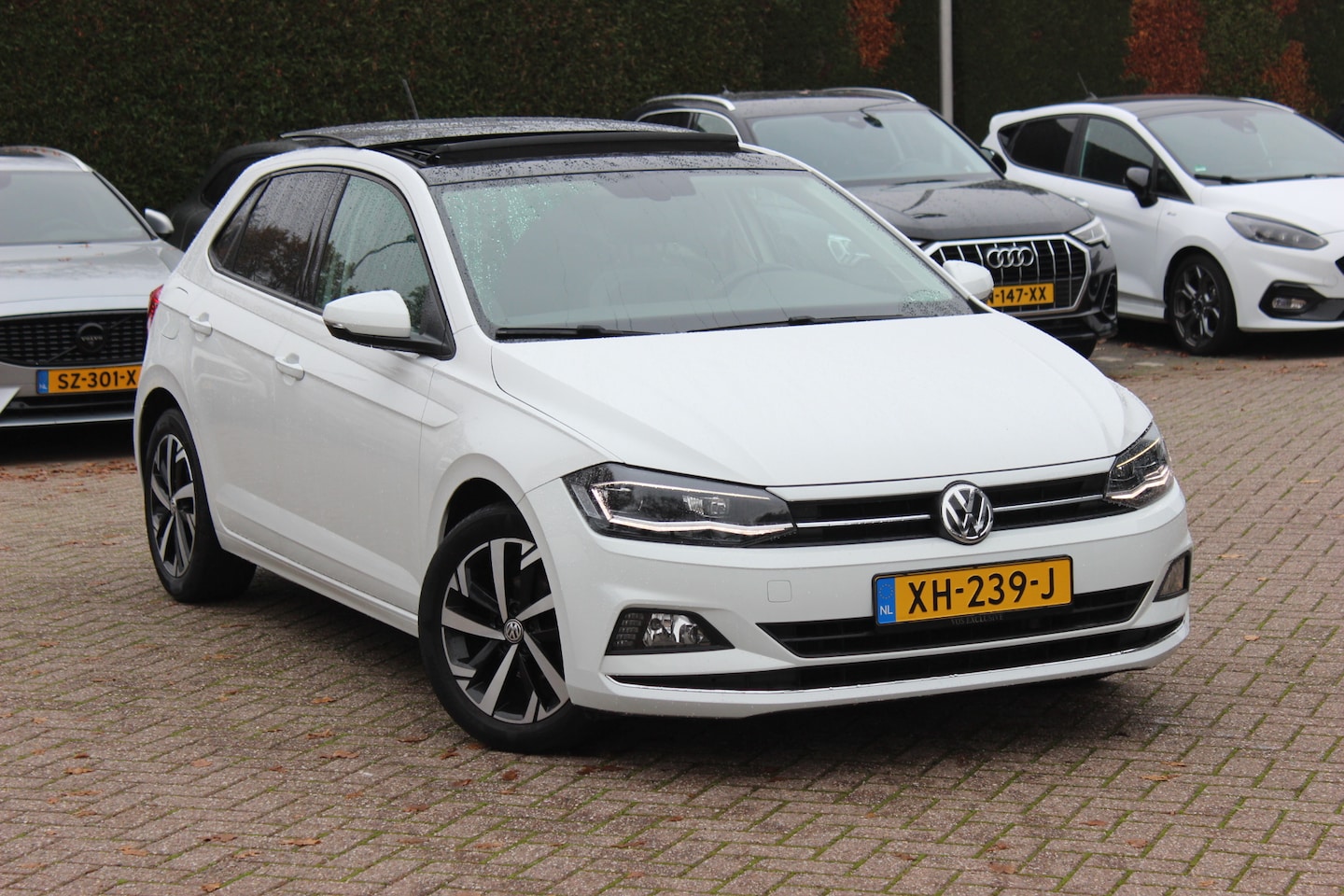 Volkswagen Polo - 1.0 TSI Highline / Panoramadak / Virtual Cockpit / CarPlay / 17'' / LED Koplampen / Climat - AutoWereld.nl