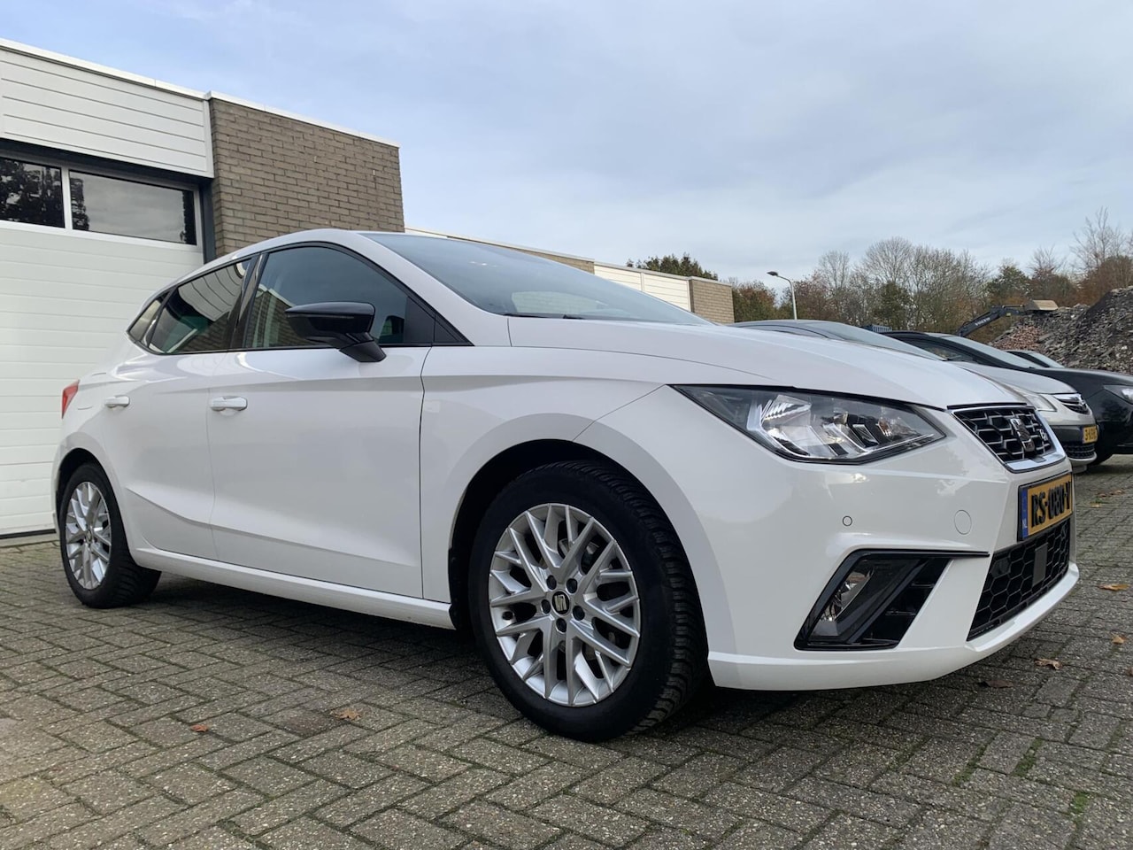 SEAT Ibiza - 1.0 TSI FR Business Carplay Adapt. Cruise Trekhaak Airco LM velgen - AutoWereld.nl