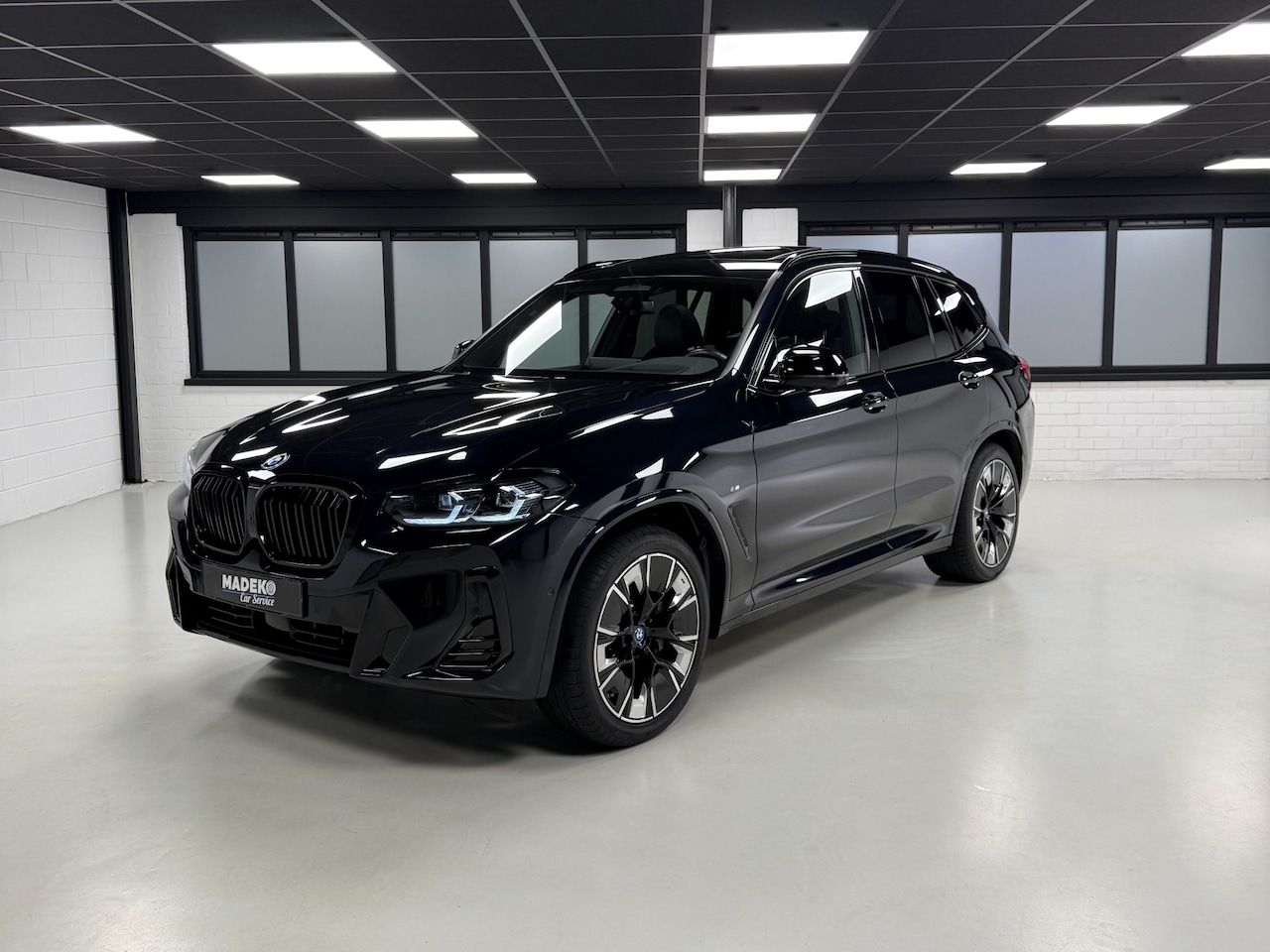 BMW iX3 - High Executive 80 kWh M Sport |Pano|HUD|360 - AutoWereld.nl