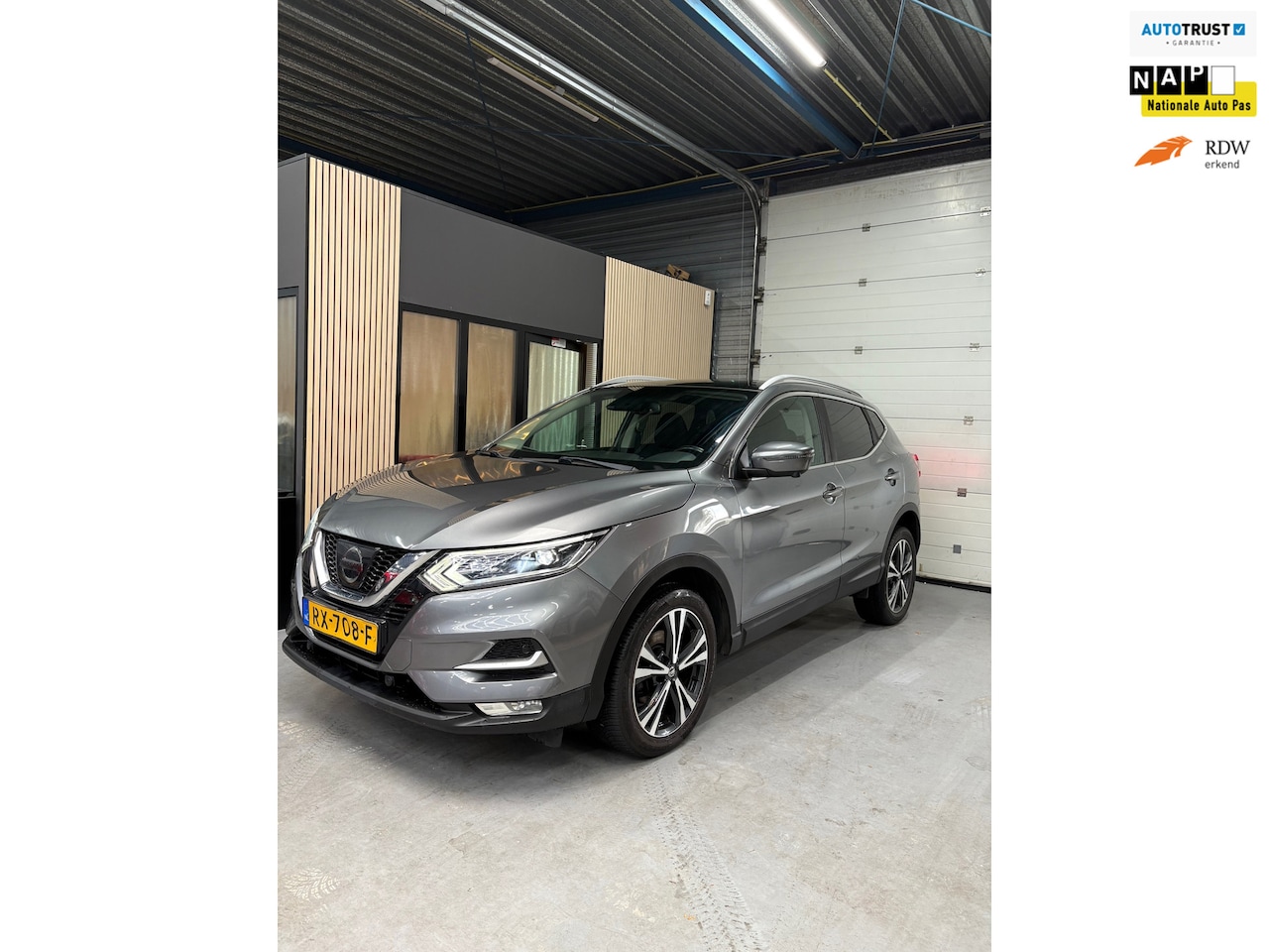 Nissan Qashqai - Nissan Qashqai 1.2 DIG-T Tekna | Navi | Leder | Camera - AutoWereld.nl