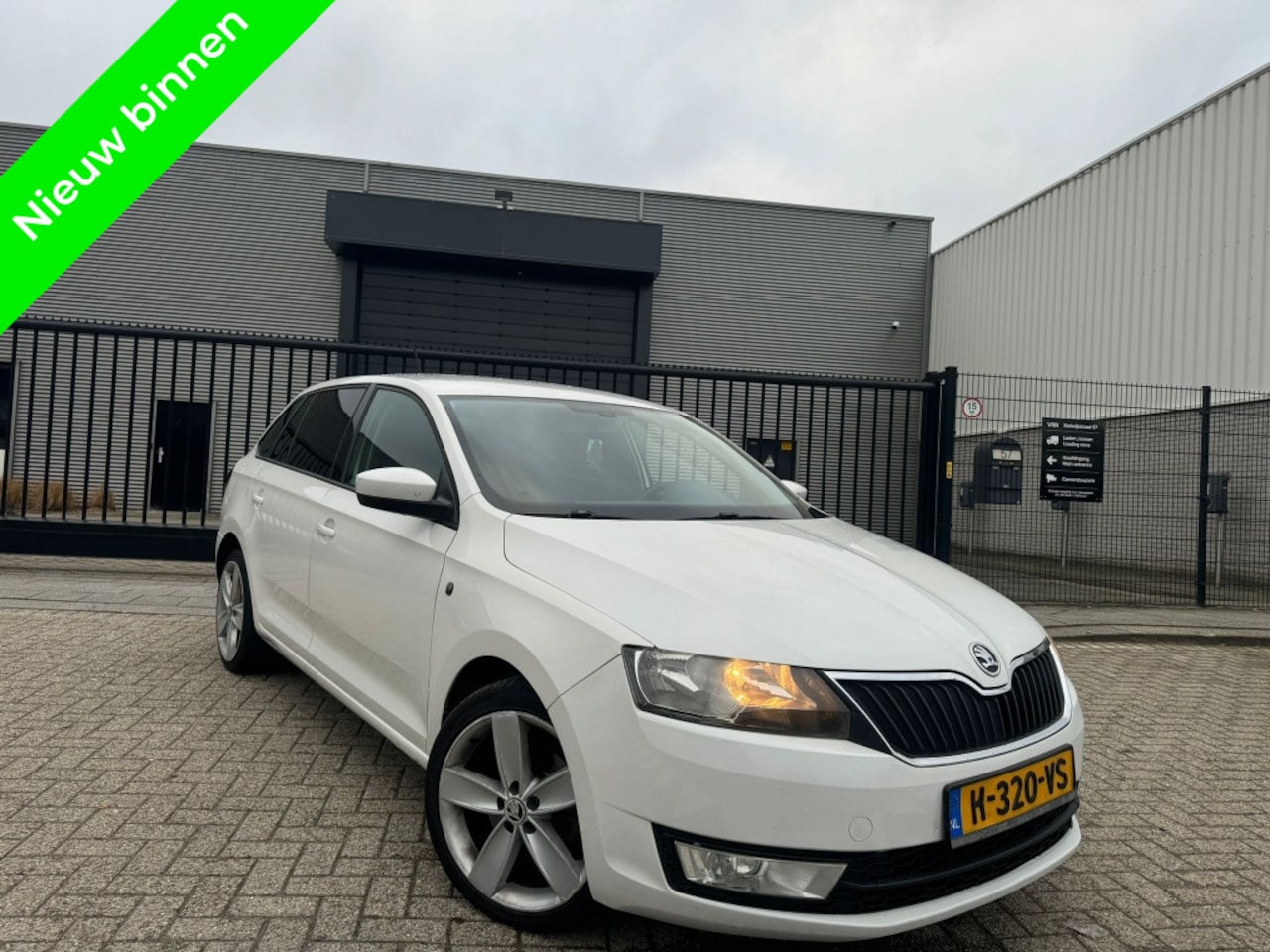 Skoda Rapid Spaceback - 1.6 TDI DSG7 AUTOMAAT Navigatie|Clima 2014 - AutoWereld.nl
