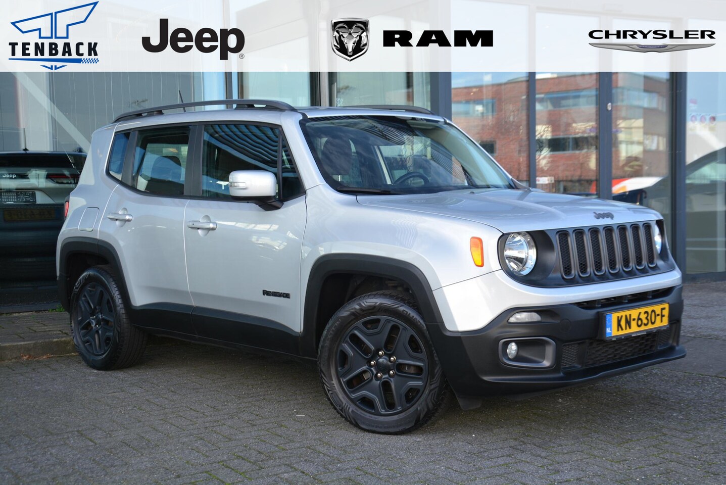 Jeep Renegade - 1.4 MultiAir Longitude Night Eagle | Dealer auto | NAP | Winter pack - AutoWereld.nl