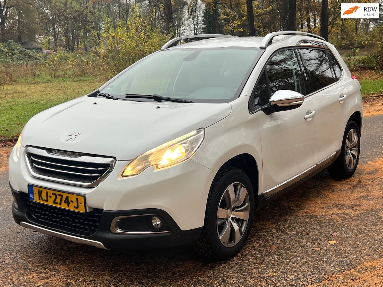 Peugeot 2008 - 1.6 e-HDi Allure Automaat Parelwit 2013 - AutoWereld.nl