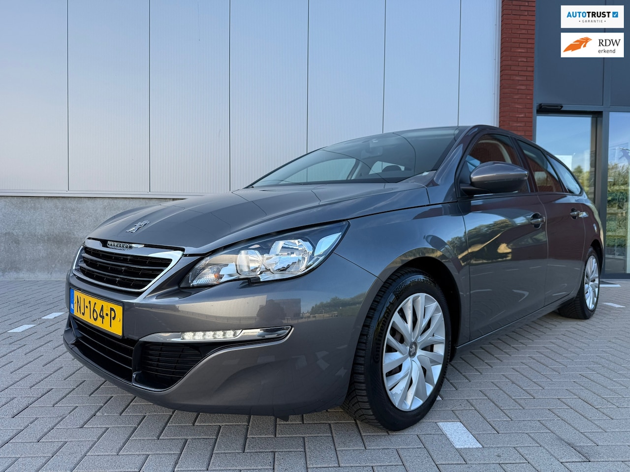 Peugeot 308 SW - 1.6 BlueHDI Blue Lease Executive|Navi|Cruise|Pdc|Nap - AutoWereld.nl