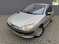 Peugeot 206 - 1.6-16V Gentry*NEW APK*NAP*AIRCO*ELKT-RAAM