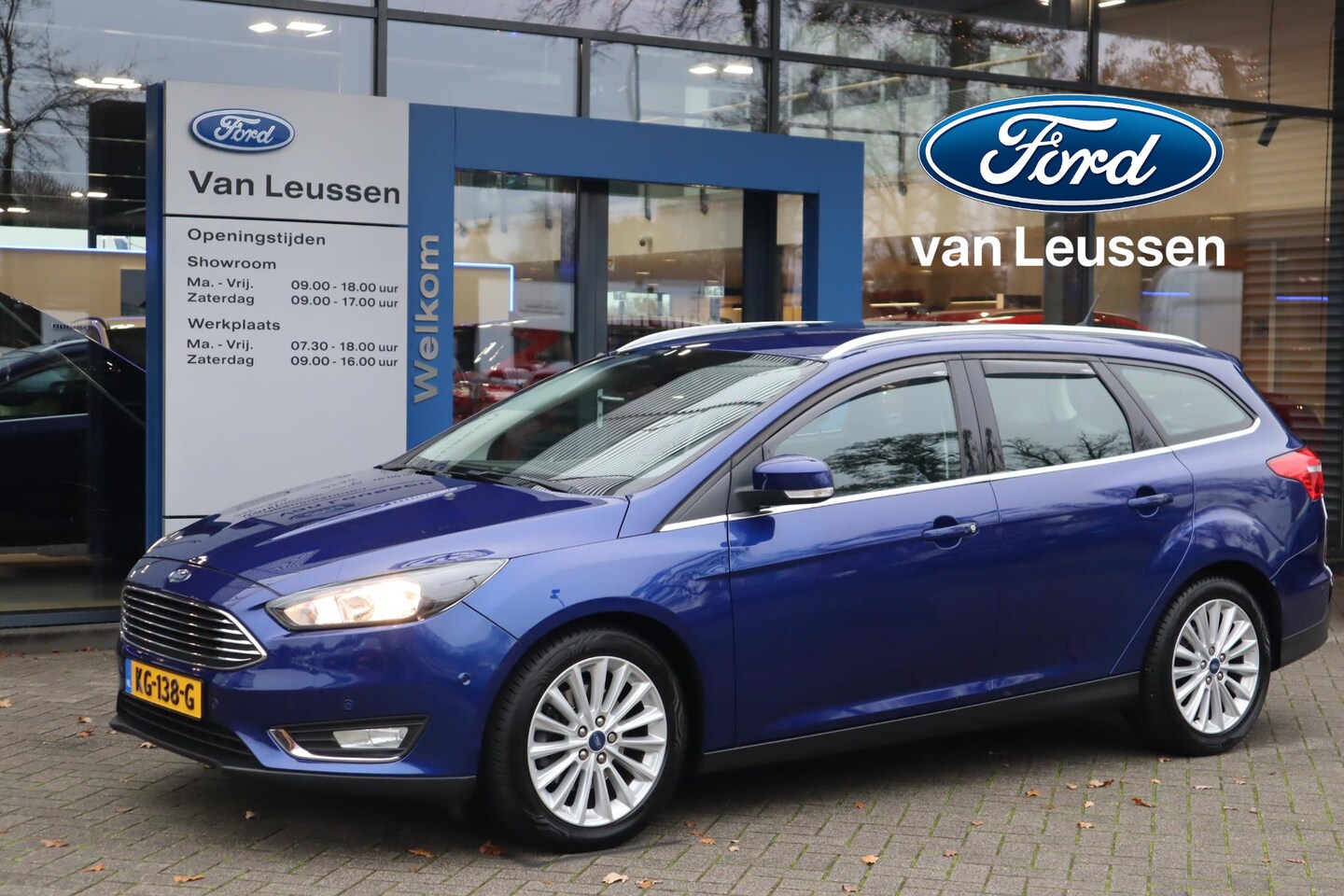 Ford Focus Wagon - 1.5 TITANIUM 150PK NAVI TREKHAAK CRUISE P-SENSOREN LM-VELGEN 1500KG-TREKGEWICHT - AutoWereld.nl