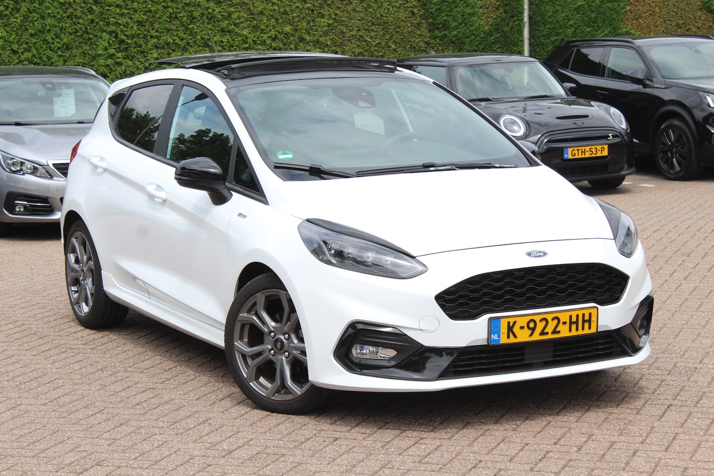 Ford Fiesta - 1.0 EcoBoost ST-Line X / Panoramadak / Navigatie / Full LED / 17'' / Keyless / Stuur+stoel - AutoWereld.nl