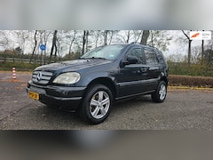 Mercedes-Benz M-klasse - 320 7persoons youngtimer