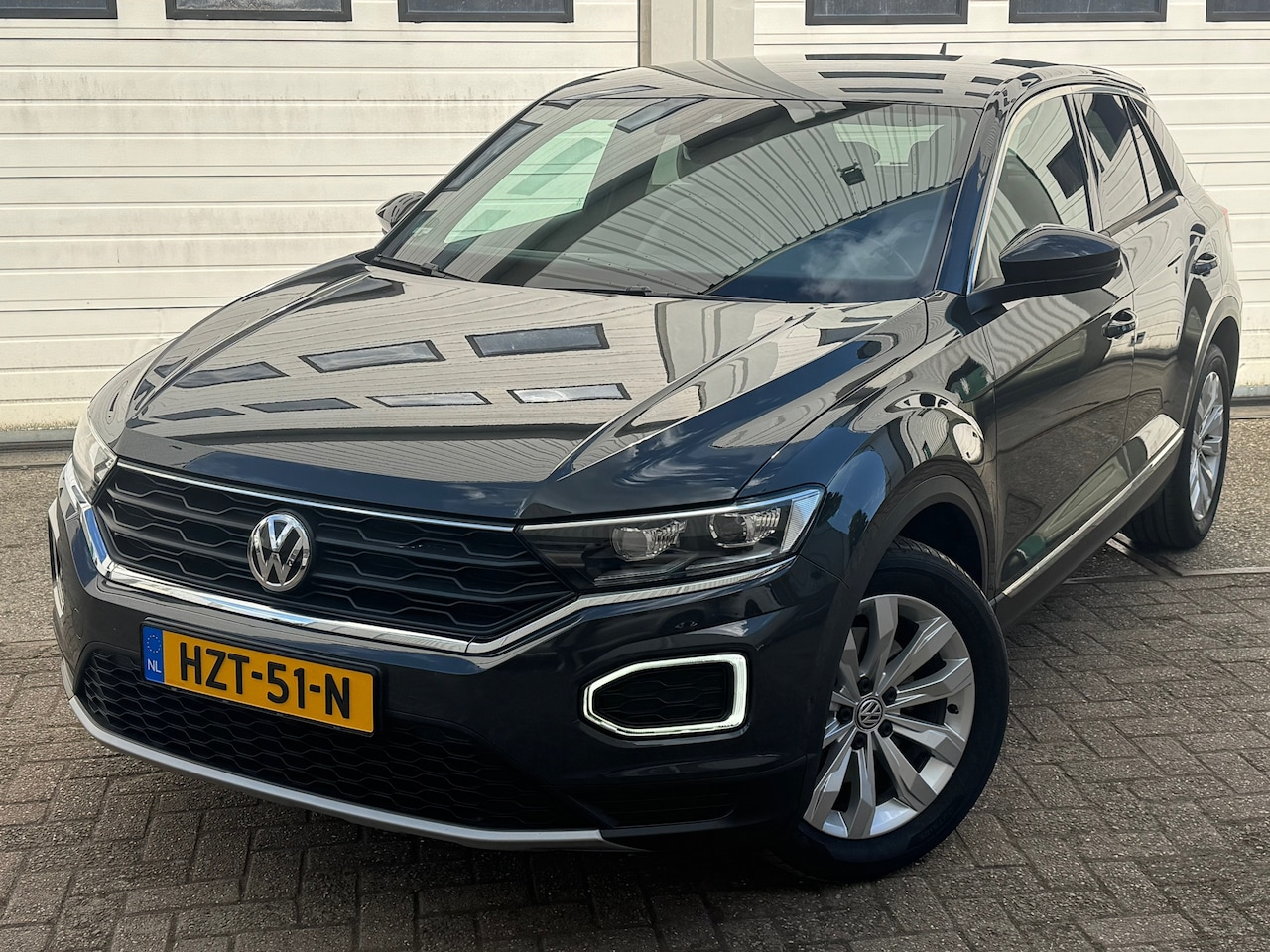 Volkswagen T-Roc - 2.0 TSI 4Motion Sport standkachel/acc/led/xenon/aut/carplay/navi/front-lane/selectmodus - AutoWereld.nl