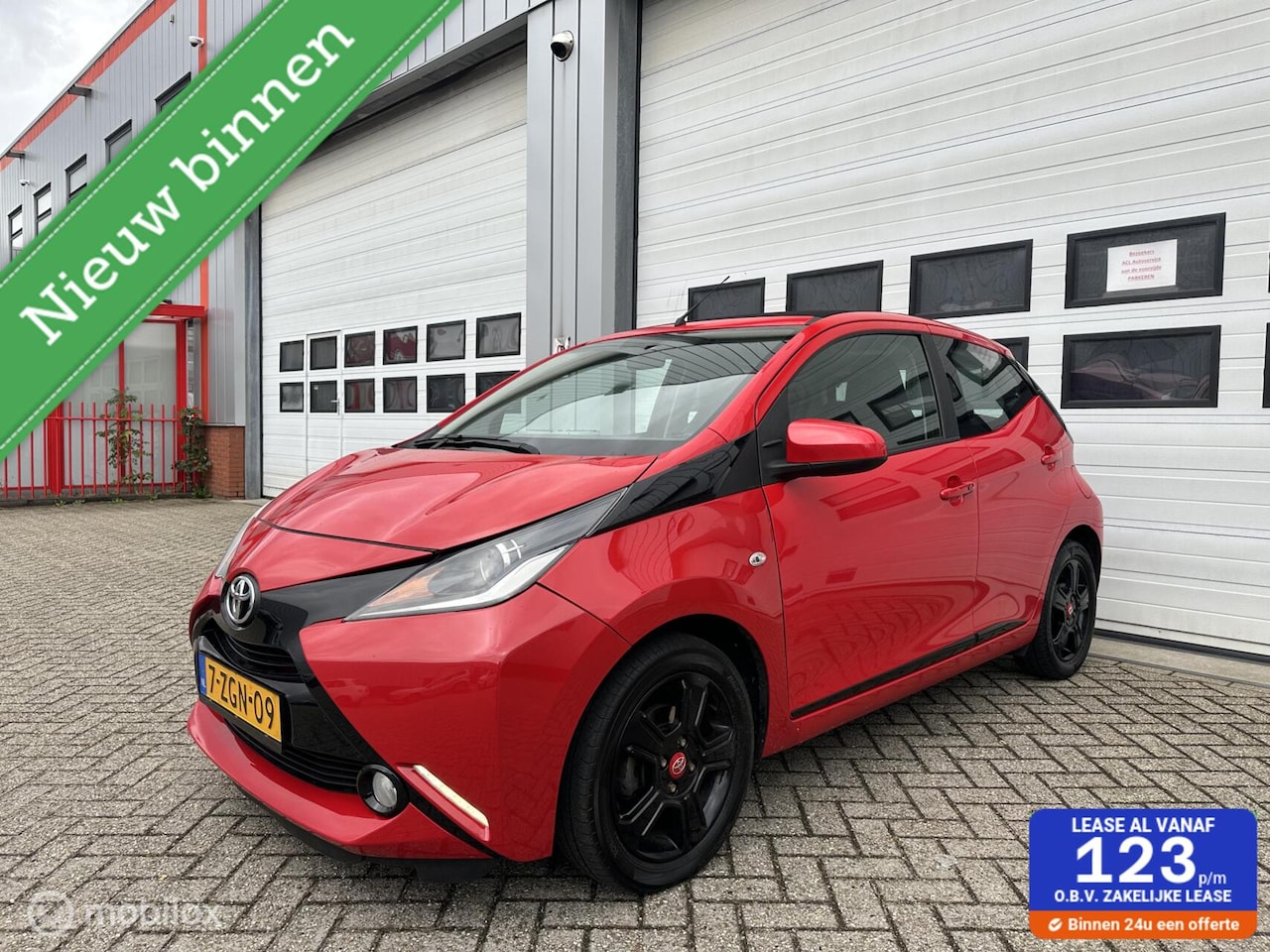 Toyota Aygo - 1.0 VVT-i x-clusiv/Airco/Cruise/LM Velgen/NAP - AutoWereld.nl