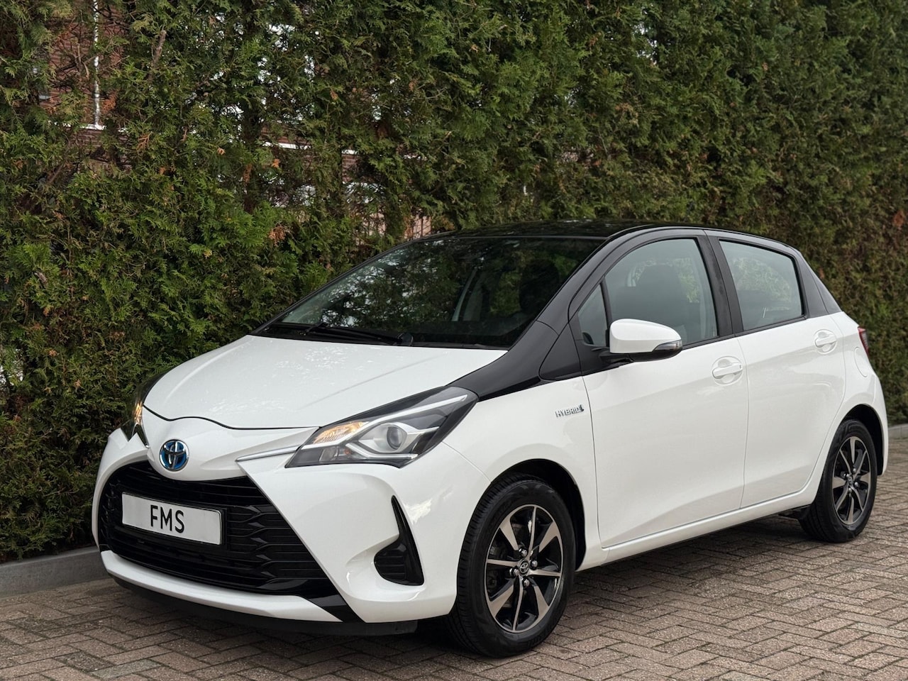 Toyota Yaris - 1.5 Hybrid Bi-Tone Bluetooth - AutoWereld.nl