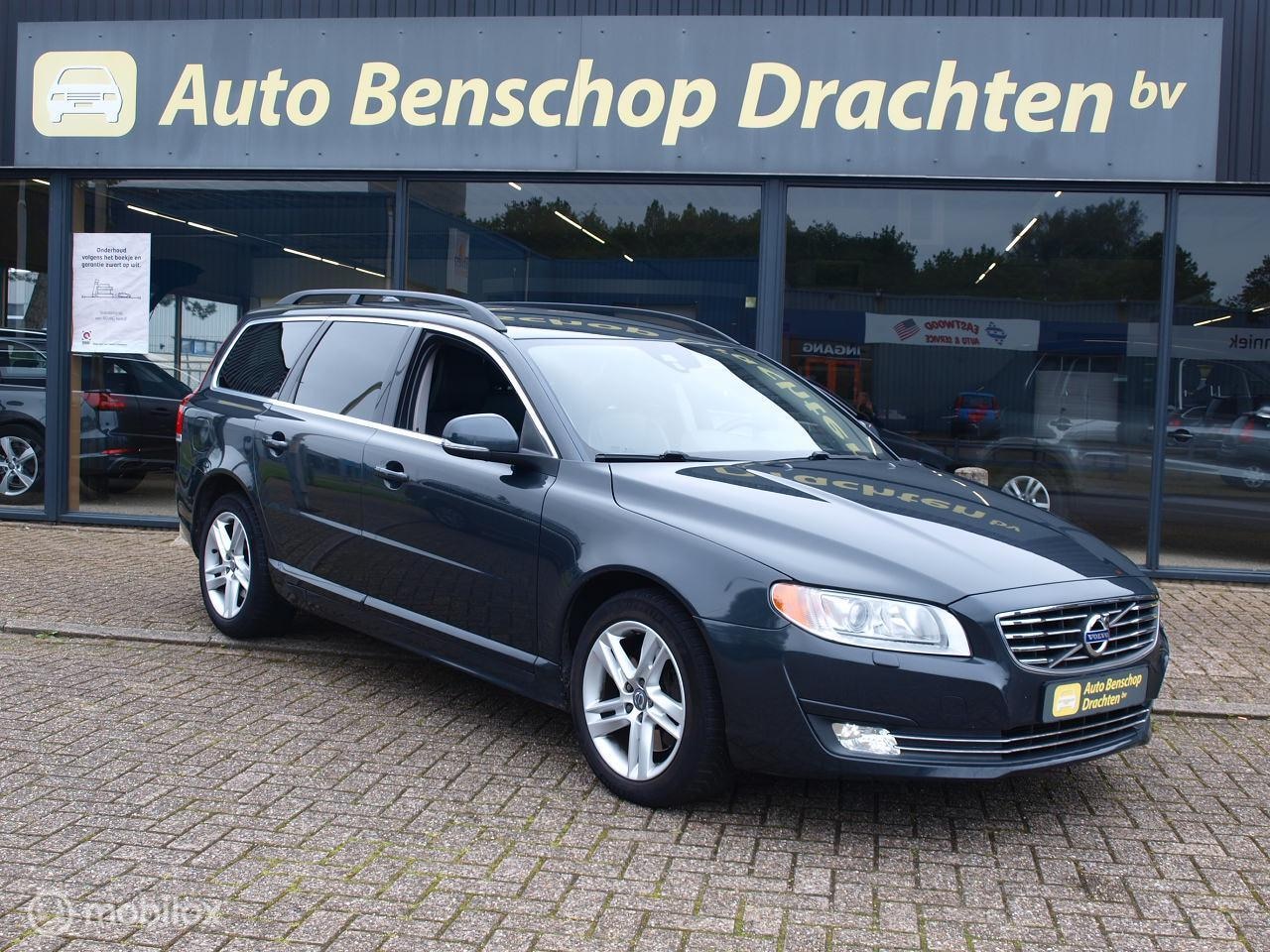 Volvo V70 - 5Cyl 163pk Aut6 *nwe type* Leer Xenon Pdc 17Velgen Clima - AutoWereld.nl