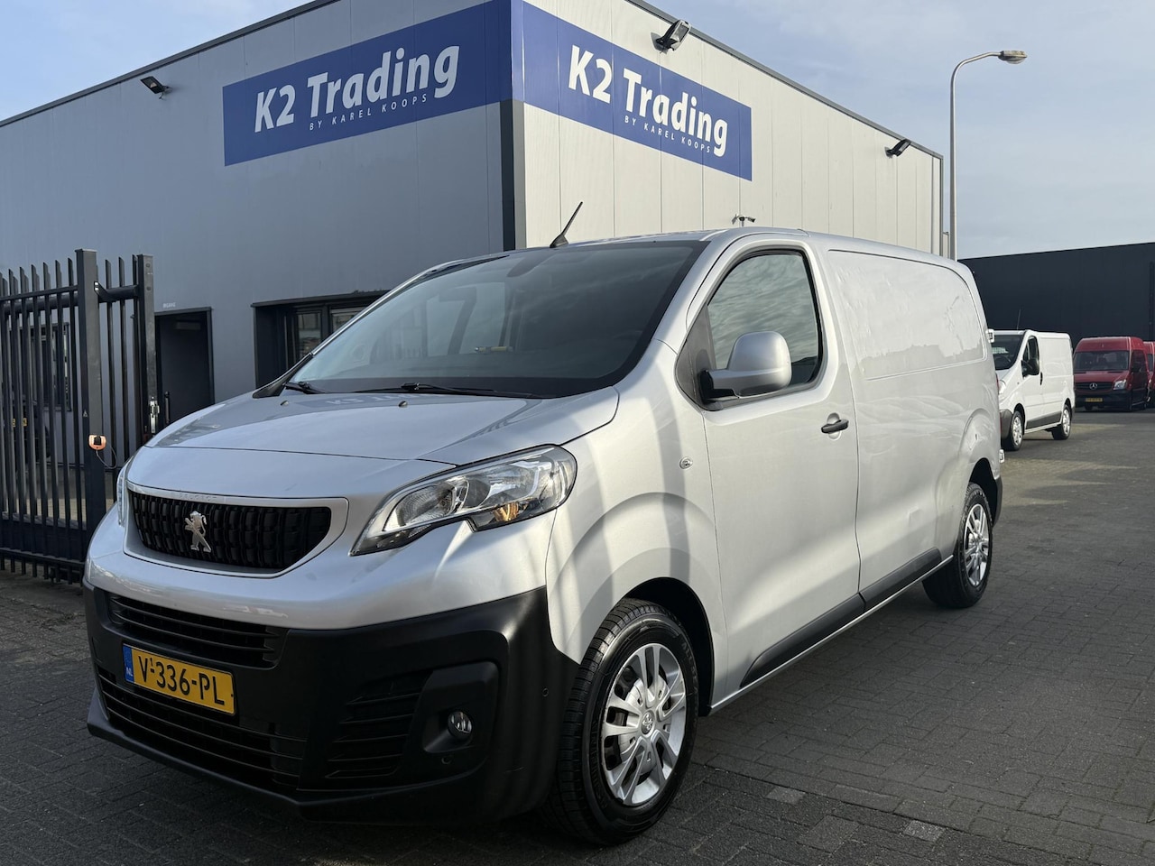 Peugeot Expert - 231S 2.0 BlueHDI 120 Premium Pack 231S 2.0 BlueHDI 120 Premium Pack - AutoWereld.nl