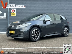 Volkswagen ID.3 - First 58 kWh | € 9.900, - NETTO | Climate | Cruise | Navi | PDC | Stoel/Stuurverwarming |