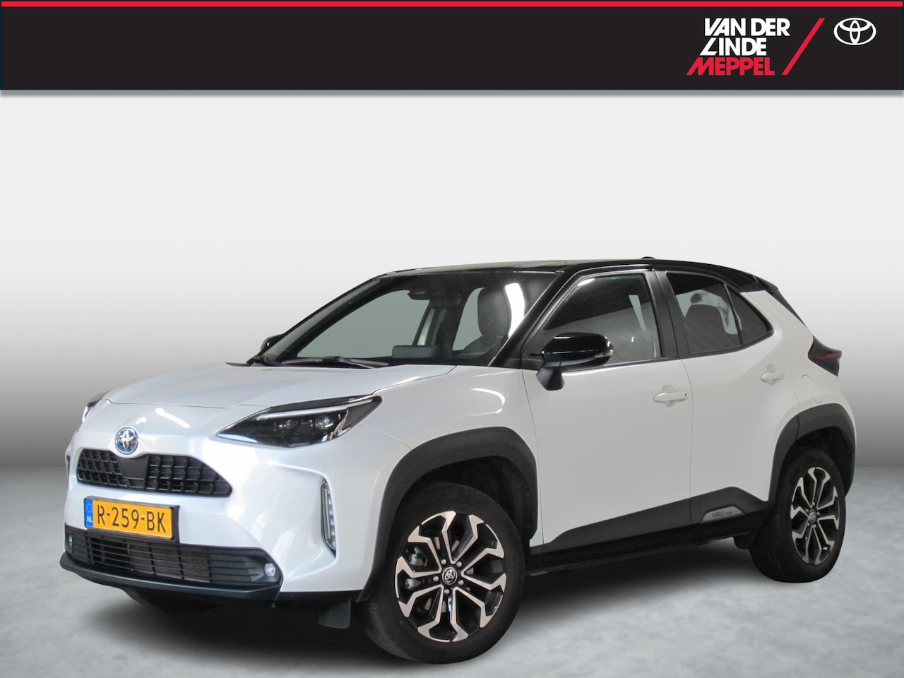 Toyota Yaris Cross - 1.5 Hybrid First Edition Navi Camera Bi-Tone - AutoWereld.nl