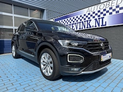 Volkswagen T-Roc - 1.5 TSI SPORT ACC STOELVER. PANO TREKHAAK