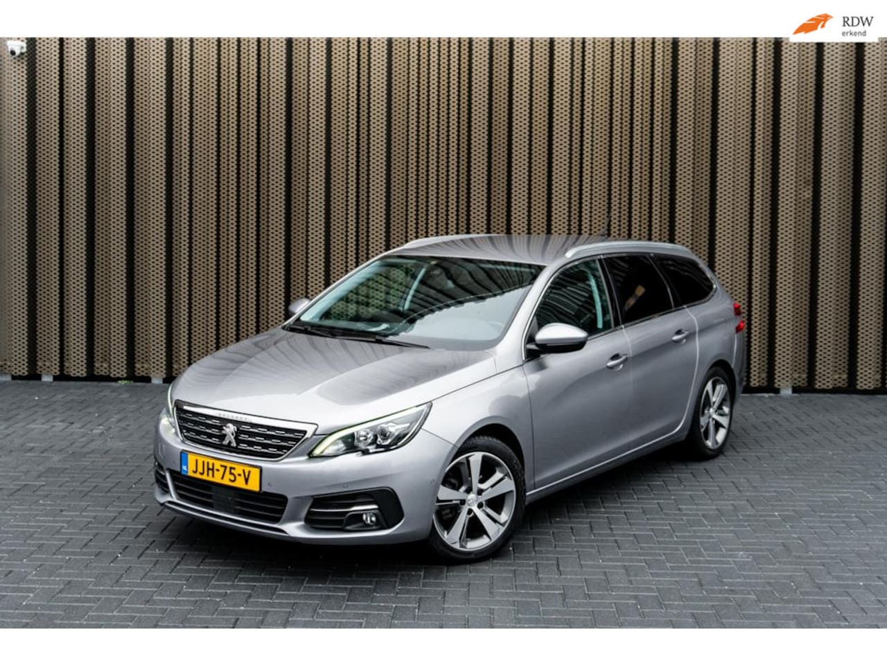 Peugeot 308 SW - 1.2 PureTech Allure | *Park Assist *CarPlay *Keyless Entry - AutoWereld.nl