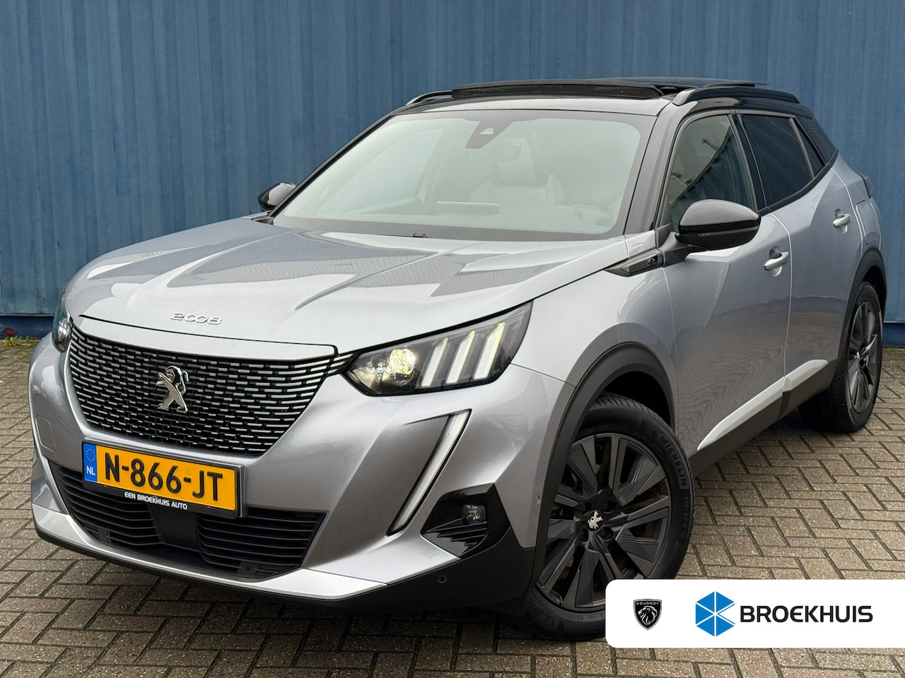 Peugeot e-2008 - EV GT Pack 50 kWh | Achteruitrijcamera | Afwijkende dakkleur | Airco (automatisch) - AutoWereld.nl