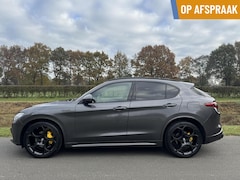 Alfa Romeo Stelvio - 2.0t Q4 Veloce 280pk, panodak, 21 inch