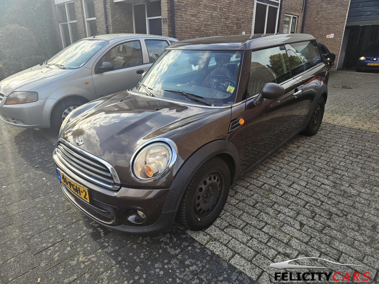 MINI Clubman - 1.6 One Business Line leer - AutoWereld.nl