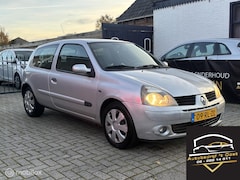 Renault Clio - 1.4-16V Dynamique Luxe rijd schakelt top