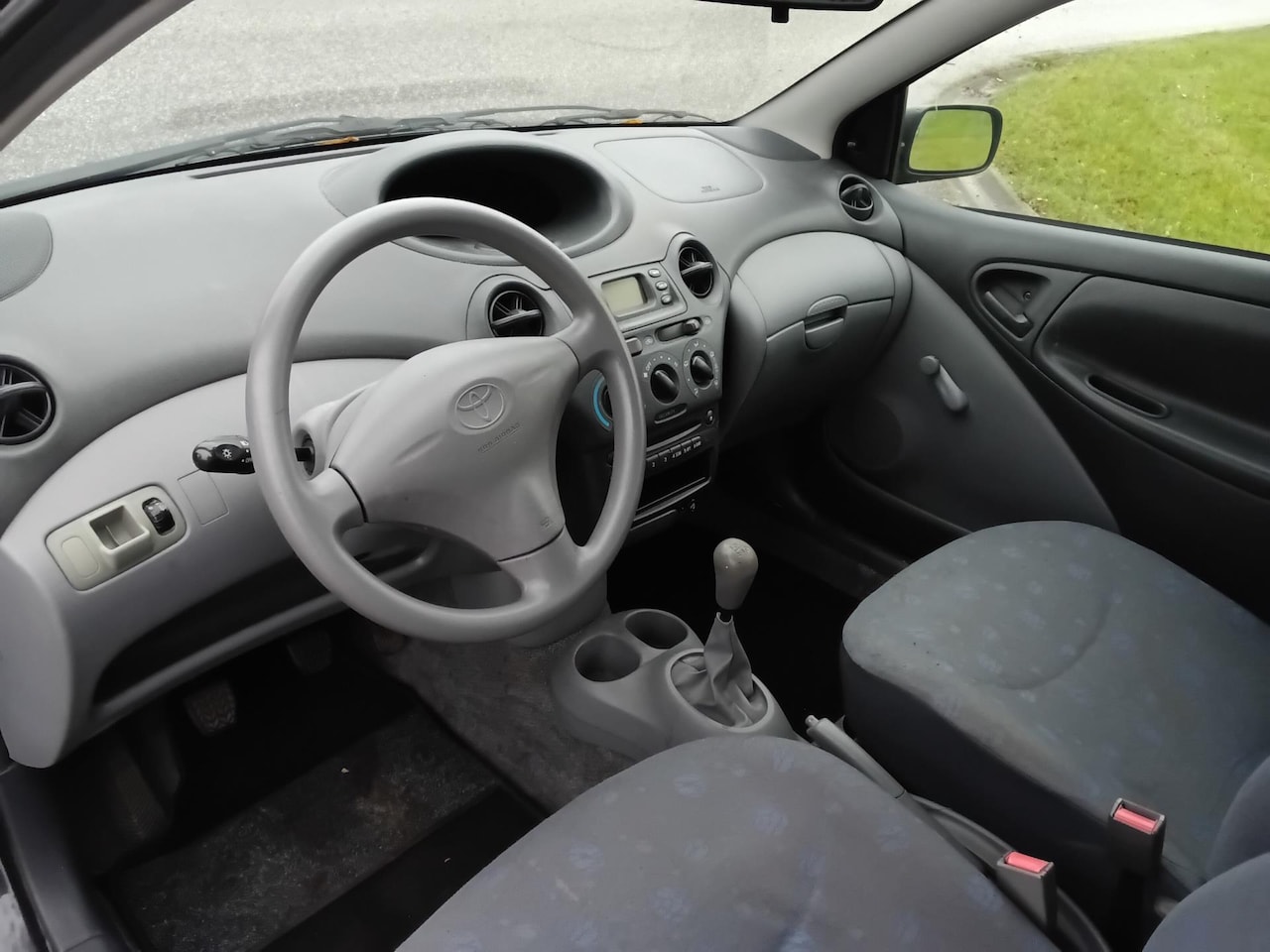 Toyota Yaris - 1.0-16V VVT-i YORIN 153000km NAP