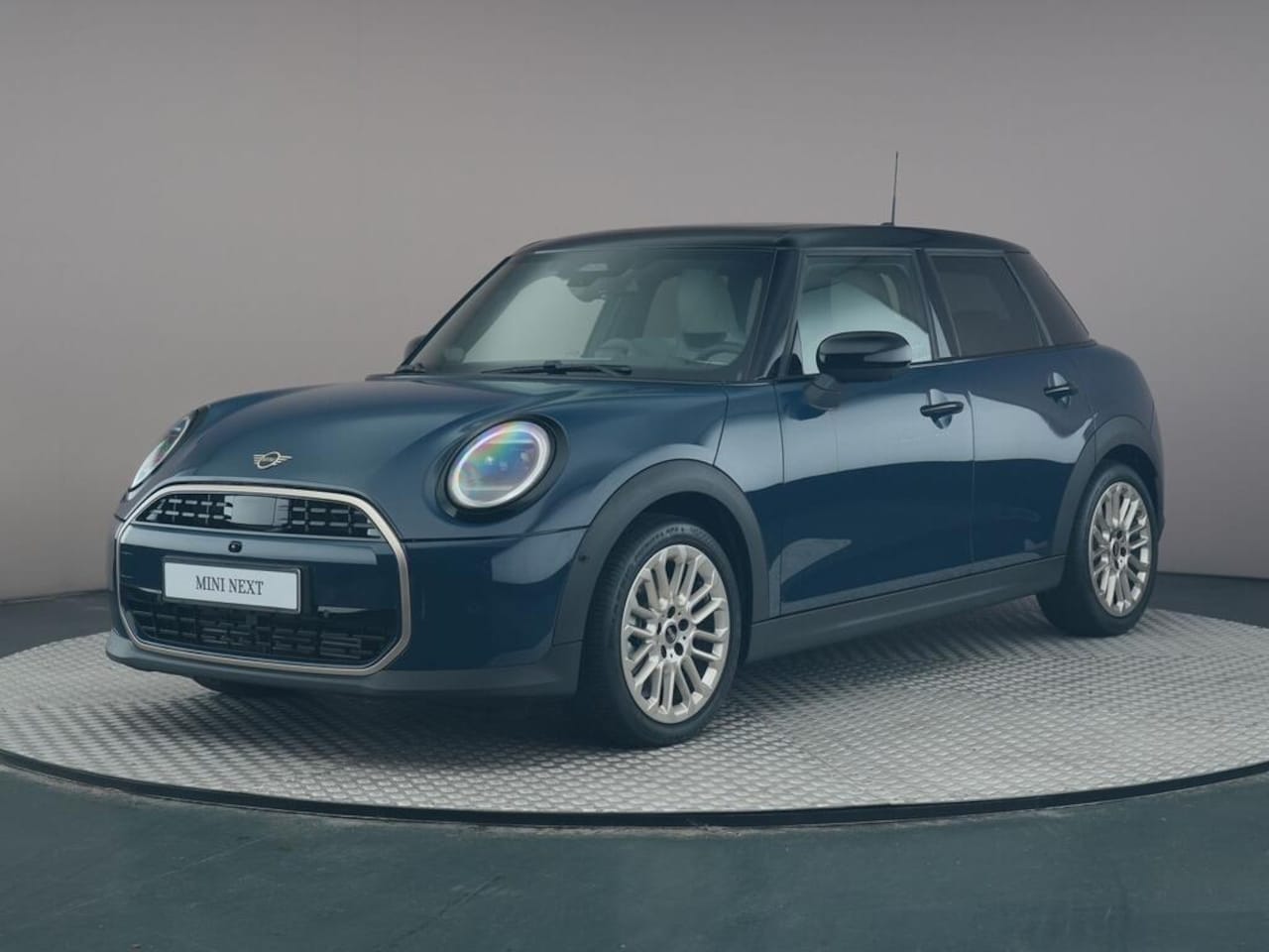 MINI Cooper - C Favoured L - AutoWereld.nl