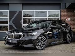 BMW 5-serie Touring - 530e M Sport | Shadow | Camera | Adap. led | Driving Ass. Plus | 19' Inch |