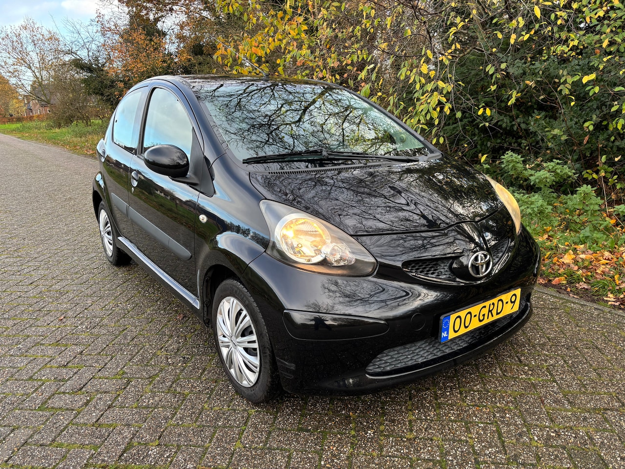 Toyota Aygo - 1.0i 5-Drs 150.000KM - AutoWereld.nl