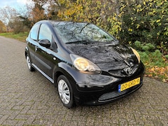 Toyota Aygo - 1.0i 5-Drs 150.000KM