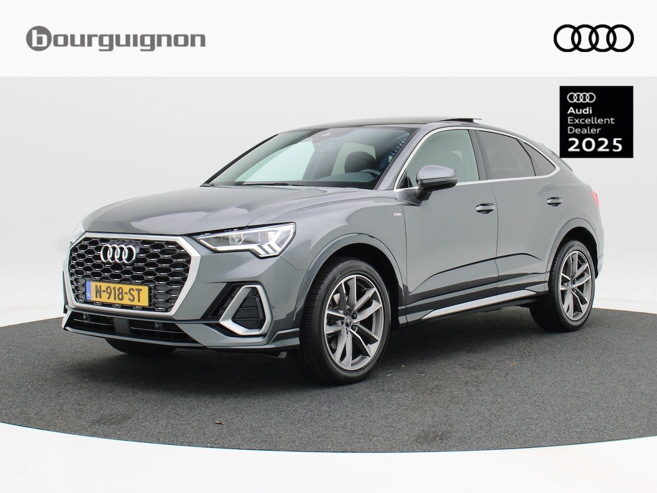 Audi Q3 Sportback - 35 TFSi 150 Pk Automaat S-Line | Panoramadak | Adaptive Cruise | Navigatie | Camera | Carp - AutoWereld.nl