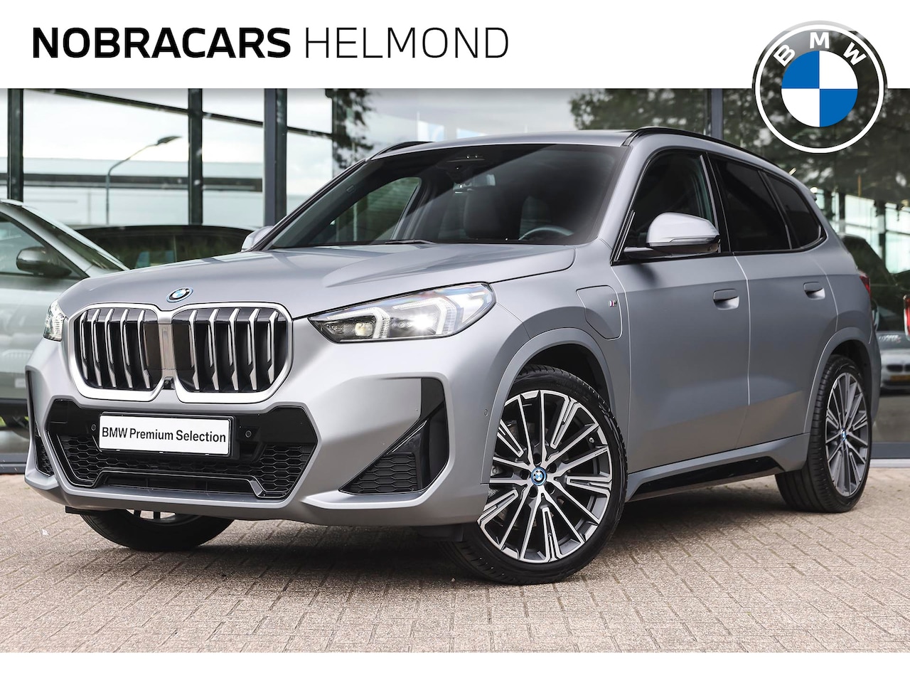 BMW X1 - xDrive30e High Executive M Sport Automaat / Panoramadak / Trekhaak / M Adaptief onderstel - AutoWereld.nl