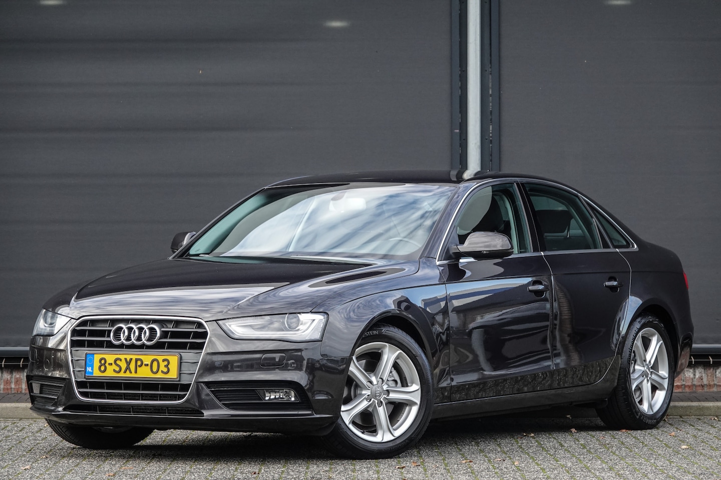 Audi A4 Limousine - 1.8Tfsi 170Pk | Edition | Parkeersensoren | Xenon | 17'' | Lavagrijs - AutoWereld.nl
