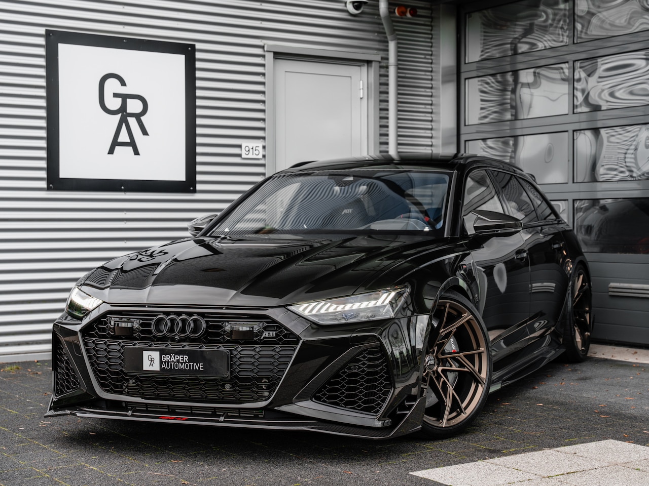 Audi RS6 - RS6-LE ABT Legacy Edition 1 of 200 | B&O 3D | Exclusive Dark Olive Green - AutoWereld.nl