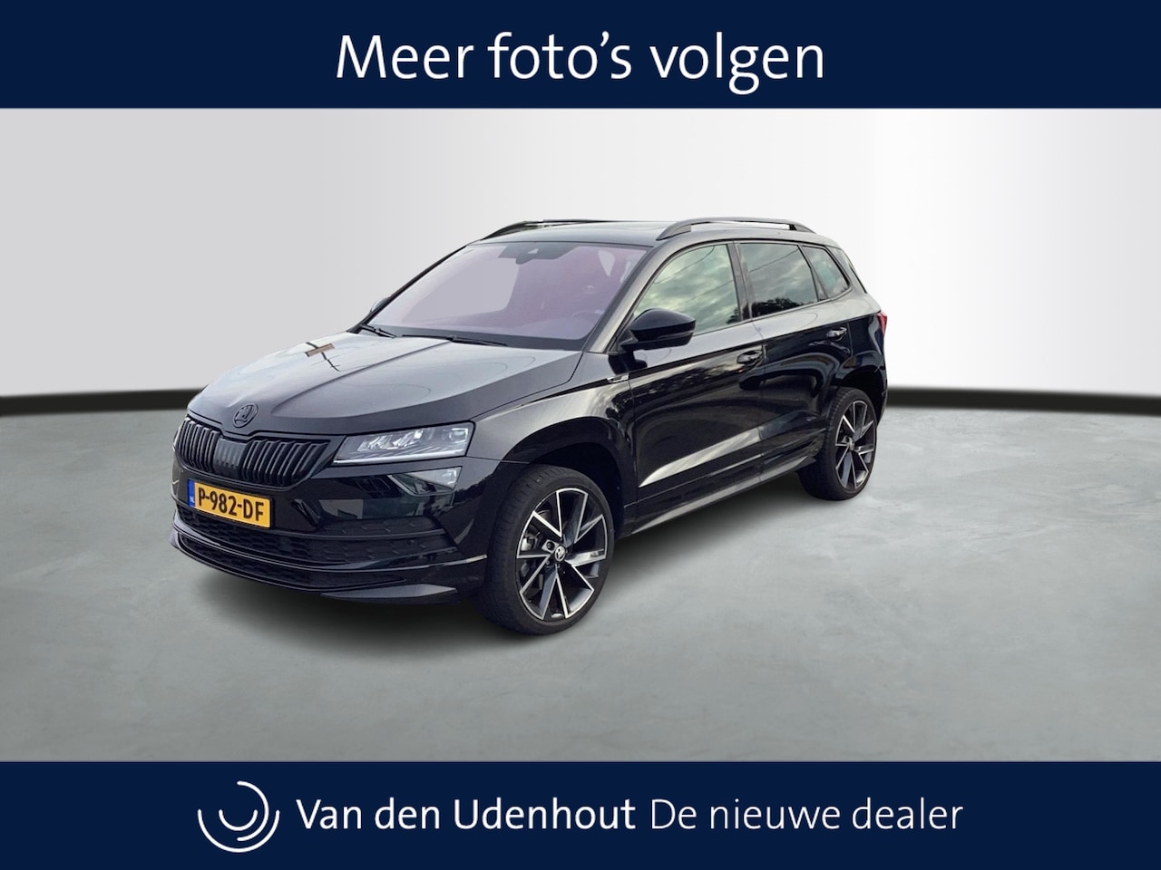Skoda Karoq - 1.5 TSI ACT 150pk Sportline Business DSG / Panoramadak / Stoelverwarming / Camera - AutoWereld.nl